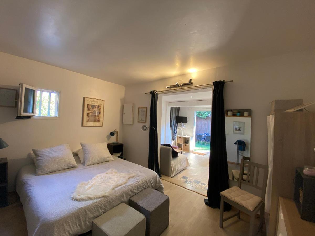 Agreable Studio Proche Sttropez Piscine Et Tennis กาสแซ็ง ภายนอก รูปภาพ