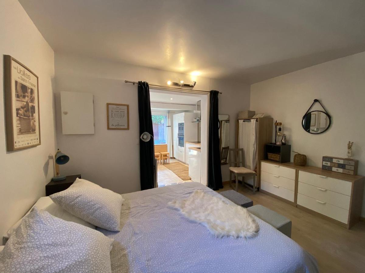 Agreable Studio Proche Sttropez Piscine Et Tennis กาสแซ็ง ภายนอก รูปภาพ